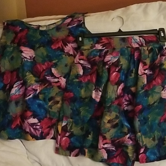 Ladies 2pc multi color tank and skort set - Picture 1 of 8